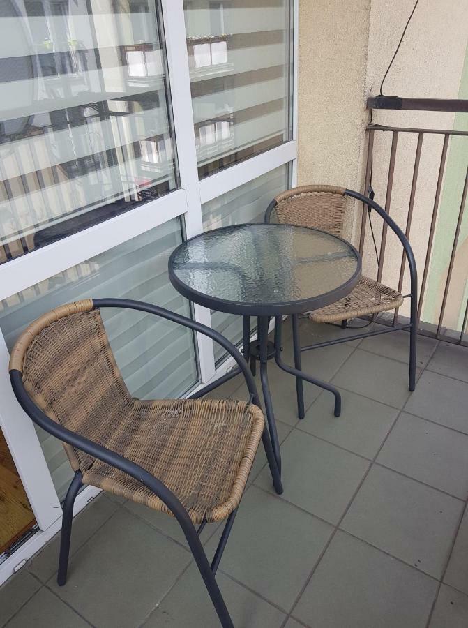 Przytulna I Przestrzenna Garsoniera- Centrum Тарнов Екстериор снимка